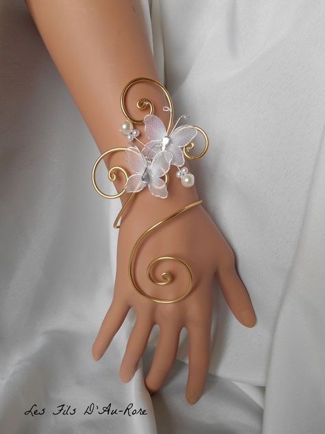 Arm Cuff Jewelry, Prom Corsage And Boutonniere, Arm Jewelry, Cuff Jewelry, Wrist Corsage, Arm Cuff, Stone Pendant Necklace, Fancy Jewelry, Hand Jewelry