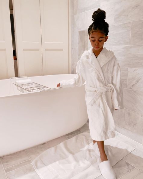 Nahla Haze 🌙 on Instagram: “5 star, robes and slippers me please 🤍 @stregisaspen” Nahla Haze, Aspen Resort, Baby Care, Cute Hairstyles, Family Travel, 5 Star, Instagram Profile, Slippers, Kids Outfits