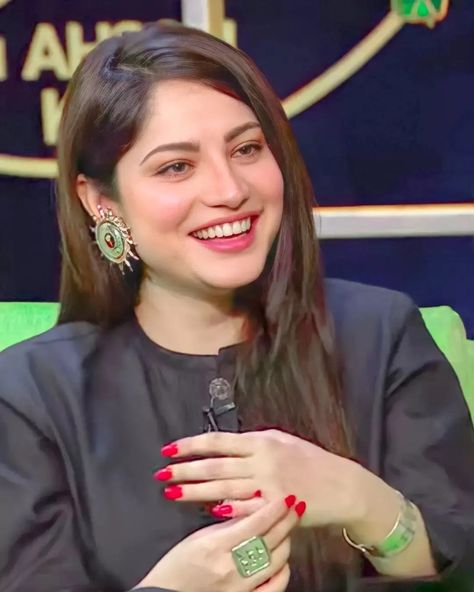 Neelam Munir, Neelam Muneer, Quick Saves