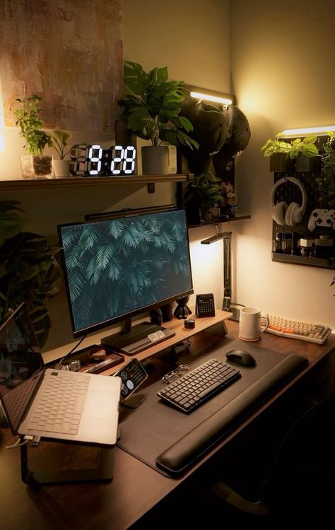 Clean Setup Pc, Desk Cozy Aesthetic, Clean Pc Setup, Minimalist Pc Setup, Tech Setup, Setup Pc, Cozy Desk, Dream Desk, Computer Desk Setup