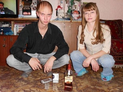 Typical Pictures from Russian Social Networks Haircut Fails, Weird Haircuts, Awkward Photos, Russian Humor, Bad Haircut, Performance Marketing, Russian Dating, Lifetime Movies, Russian Twist