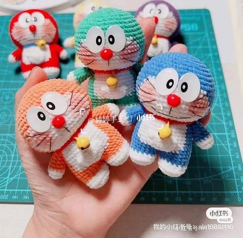 Small size doraemon crochet pattern Doraemon Crochet Pattern, Doraemon Crochet Pattern Free, Doraemon Crochet, Wool Keychain, Crochet Penguin, Crochet Hair Clips, Easy Crochet Animals, Crochet Keychain Pattern, Crochet Bouquet