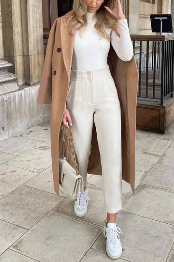 452bf208bf901322968557227b8f6efedesc53169651ri Winter Mode, Woolen Coat, Looks Chic, 가을 패션, Business Casual Outfits, Looks Style, Mode Inspiration, Fit Inspo, White Pants