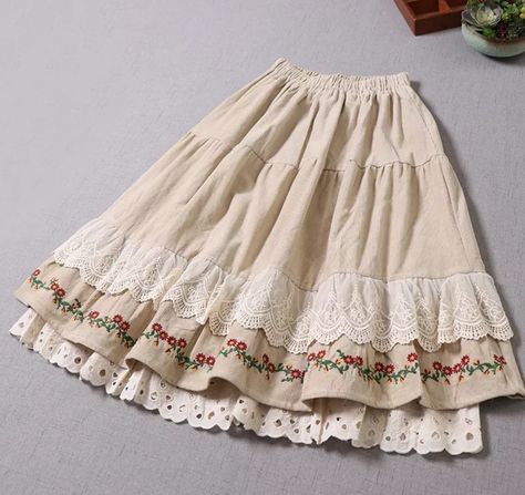 Skirt Embroidery Ideas, Embroidery On Skirt, Patched Skirt, Fairy Grunge Dress, Cottage Skirt, Dark Academia Cottage, Cottage Core Skirt, Cottage Core Clothing, Cottagecore Pants