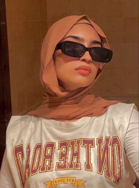 Hijab With Sunglasses Outfit, Sunglass With Hijab, Hijab Style With Sunglasses, Hijab And Sunglasses, Hijabs With Glasses, Hijab Fashion With Glasses, How To Wear Hijab With Glasses, Hijab With Sunglasses, Hijab Style With Glasses