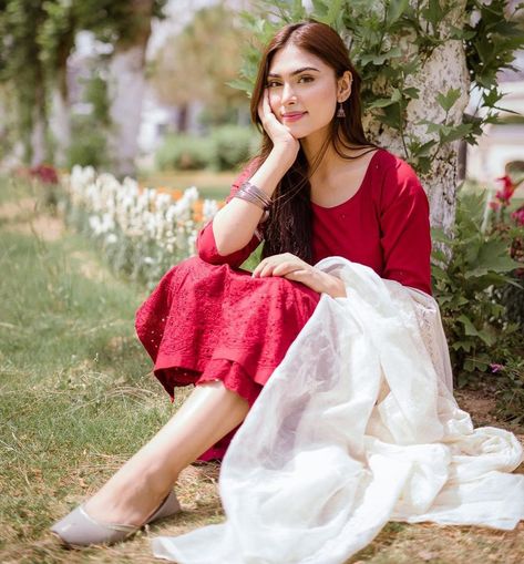 Pakistani Dresses Casual, Cute Asian Guys, Designer Dresses Casual, Best Photo Poses, Travel Dress, Pakistani Actress, Fantasy Dress, Pakistani Dresses, Indian Dresses