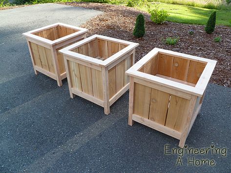 Diy Wooden Planters, Planter Box Plans, Cedar Planter Box, Cedar Planters, Diy Planter Box, Garden Planter Boxes, Wooden Planter Boxes, Wooden Planter, Jardim Diy