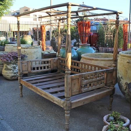 Vintage Balinese teak carved canopy daybed.  Custom outdoor / indoor upholstery cushions available. Playrooms Ideas, Daybed Outdoor, Bedroom Canopy, Daybed Canopy, Deck Canopy, Canopy Architecture, Girls Bedroom Furniture, Backyard Canopy, Living Room Upholstery