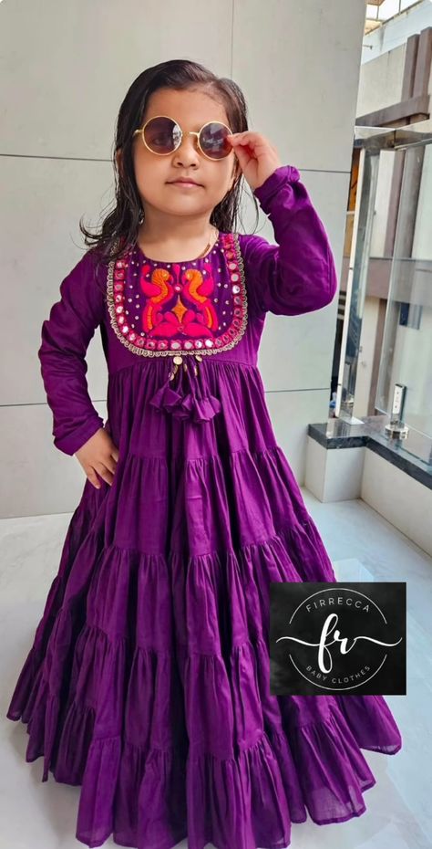 Diwali Outfits For Girls Kids, Navratri Dress For Girls Kids, Panjabi Dress Front Neck Designs, Kids Girls Dresses Indian, Baby Lehenga, Kids Ethnic Wear, Navratri Dress, Cute Quick Hairstyles