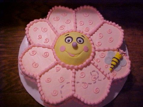 Flower Shaped Cake, Flower Shape Cake, Cake Serving Chart, Shaped Cakes, Cake Wallpaper, Petal Cake, Shape Cake, Daisy Cakes, Pan Cake