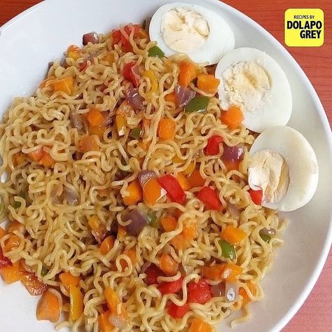 Nigerian Noodles And Egg, Nigerian Noodles, Indomie Recipe, Food Nigerian, Nigerian Foods, African Recipes Nigerian Food, Student Images, Salad Recipes Healthy Easy, African Cooking