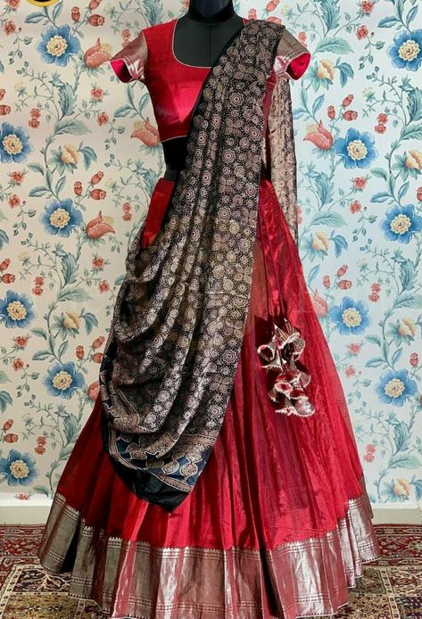 Mangalgiri Half Saree, Mangalgiri Half Saree Designs, Organza Half Saree Designs, Mangalgiri Pattu Lehenga, Mangalagiri Pattu Lehenga, Exclusive Saree Blouse Designs, Kalamkari Dupatta, Ikkat Dresses, Lehenga Saree Design