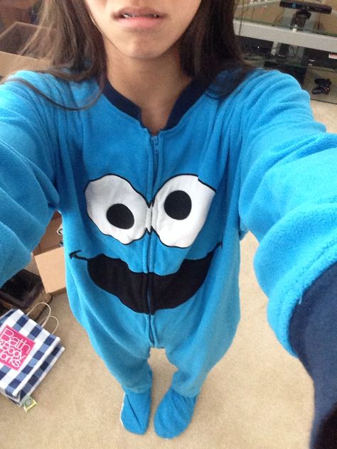 Cookie Monster onesie 🍪 Cookie Monster Onesie, Monster Clothes, Easy Dragon Drawings, Onesie Cookies, Cute Onesies, Lounge Pants Womens, Cute Sleepwear, Snap Friends, Cute Lazy Day Outfits