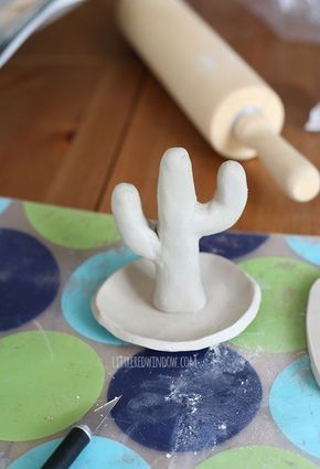 Clay Cactus Ring Holder, Ideas Arcilla, Cactus Ring Holder, Clay Cactus, Cactus Ring, Chirstmas Decor, Clay Crafts For Kids, Homemade Clay, Diy Air Dry Clay