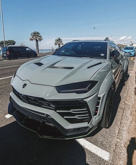 Lambo Truck, Tmax Yamaha, Aventador Lamborghini, Luxe Auto's, Dream Cars Mercedes, New Luxury Cars, Lamborghini Urus, Lux Cars, Lamborghini Cars