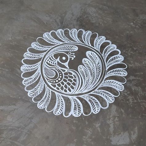 Peacock feather design Alpona Design Bengali Easy Simple, Easy Big Rangoli Designs, Latest Pongal Rangoli Designs, Beautiful Rangoli Designs Indian, Diwali Rangoli 2022, Diwali Rangoli Simple, Pongal Kolam Rangoli, Bengali Alpona, Pongal Rangoli Design