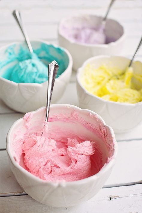 Homemade Frosting Recipes, Easy Buttercream Frosting, Best Buttercream, Vanilla Ice Cream Recipe, Cake Frosting Recipe, Homemade Frosting, Cake Decorating Kits, Buttercream Frosting Recipe, Easy Cake Decorating