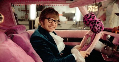 The 'Austin Powers' franchise was a hit in the late '90s, known for spoofing the spy movie genre. How well do you remember these hilarious films? Mike Myers Austin Powers, Austin Powers Goldmember, International Man Of Mystery, Iconic Movie Characters, Mike Myers, Toro Inoue, Austin Powers, Septième Art, British Accent