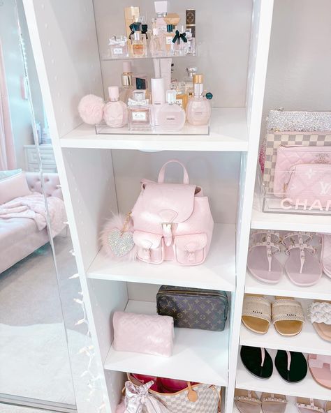 Nothing like a closet organization refresh! 🌸 comment CLOSET for links to all my organization goodies! Custom closet @closetfactory_austin Large mirror @homegoods Couch @wayfair Flower box @venusetfleur Purse charm @lindiess88 Acrylic purse stand @thecontainerstore Some organization goodies @amazon Room Purse Display, Purse Cabinet, Acrylic Purse, Purse Display, Princess Room, Custom Closet, Flower Box, Purse Organization, Large Mirror