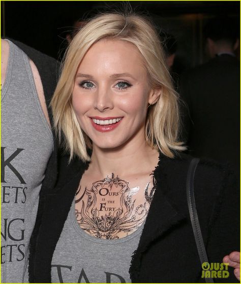 Kristen Bell & Dax Shepard Wear 'Game of Thrones' Tattoos to Season 6 Premiere! | kristen bell dax shepard wear game of thrones tattoos 01 - Photo Actors With Tattoos, Wallpaper Kristen, Kristin Bell, Bell Tattoo, Kristen Bell And Dax, Tato Salib, Game Of Thrones Tattoo, Hidden Tattoos, Kristen Bell Tattoos