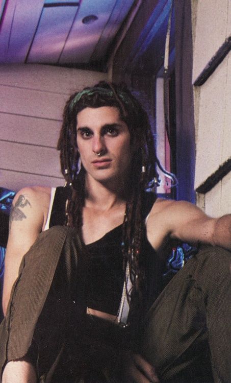 Perry Farrell                                                                                                                                                                                 Más Perry Ferrell, Perry Farrell, History Of Music, 90s Bands, Music Inspiration, Folk Rock, Steve Perry, Late 80s, Charming Man