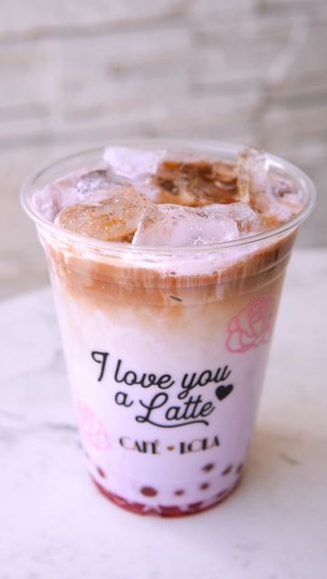 Cafe Lola, Pink Cafe, Vegas Food, Dream Job, Yummy Drinks, Coffee Shop, North America, Cafe, Drinks