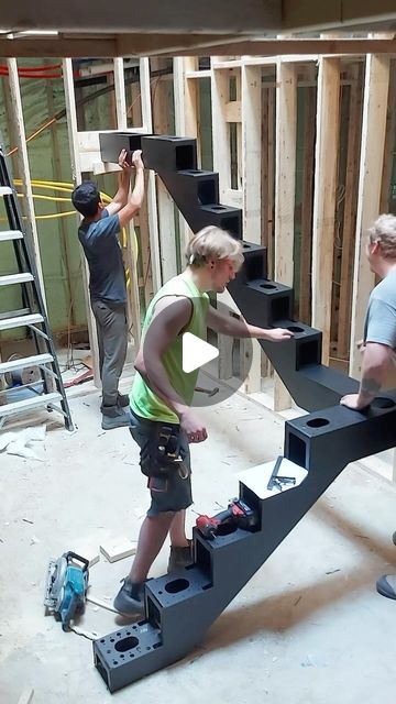 Deluxe Stair & Railing Ltd 🇨🇦 on Instagram: "This Mono-Beam system was also applied in the basement at one of our Oakville projects with our long time friend @versacorphomesinc and another top class build. These stairs boast 3-1/2” solid White Oak treads and landings from basement to second for a continuous Seattle profile. •••••••••••••••••••••••••••••••••••••••••••••••••••••••••••••
#wcw #oakville #modern #goals #toronto #home #contemporary #carpentry #construction #woodworking #work #stairs #wood #carpenter #team #oak #newhome #realestate #architect #renovation #homestyle #6ix #renovation #stair #interiors #interiordesign #interior #designer #architecture #design #timelapse" Landing At The Top Of Stairs, Floating Stairs With Landing, Open Concept With Stairs In Middle, Monterey House, Cool Stairs, Hidden Stairs, Cabin Stairs, Stairs Wood, Steep Staircase