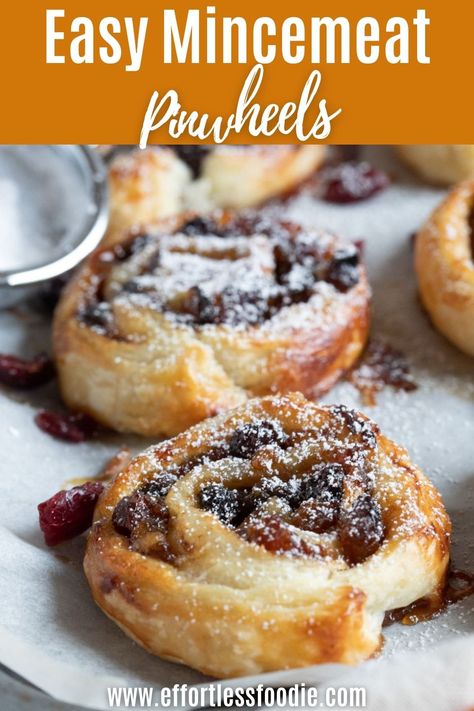 Puff Pastry Mincemeat, Savoury Pastries Recipes, Mini Minced Meat Pies, Mary Berry Mincemeat Buns, Mincemeat Puff Pastry Recipe, Pastry Pinwheel Recipes, Puff Pastry Mincemeat Pies, Easy Mincemeat Recipes, Puff Pastry Mince Pies