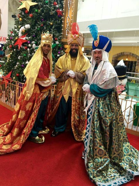 Wise Men Costume Diy, Wiseman Costume Diy, Three Wise Men Costume, Wisemen Costume, Wise Man Costume, Bible Clothing, Diy Costumes Men, Biblical Clothing, Christmas Skits