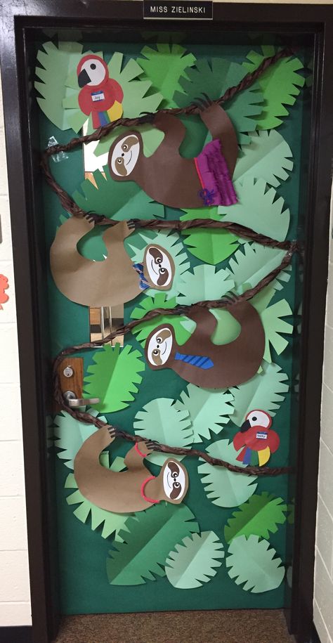 Jungle Classroom Door, Rainforest Classroom, Rainforest Crafts, Classroom Door Decorations, Jungle Classroom, Jungle Crafts, Jungle Theme Classroom, Jungle Thema, Rainforest Theme