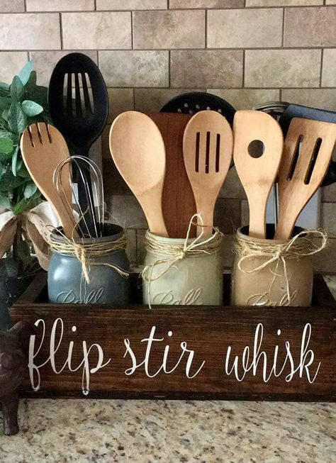 Flip stir whisk Kitchen Jar Ideas, Farm Christmas Decorations, Planter Box Centerpiece, Rustic Country Kitchen Decor, Mason Jar Utensil Holder, Mason Jar Kitchen Decor, Mason Jar Art, Chicken Wire Frame, Farmhouse Table Centerpieces