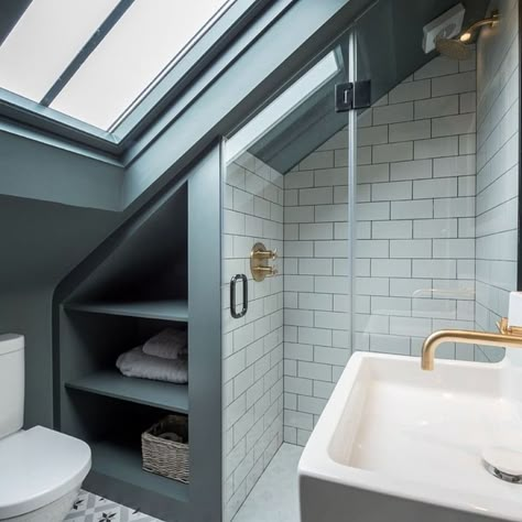 Loft Bathroom Ideas, Attic Bathrooms, Loft Ensuite, Attic Shower, Attic Bathroom Ideas, Small Attic Bathroom, Loft Bathroom, Small Attic, Attic Conversion