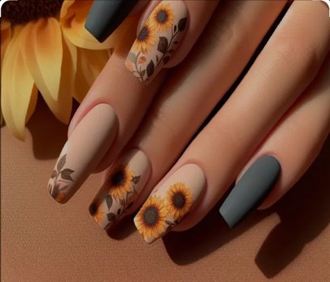 Sunflower Fall Nails, Fall Sunflower Nails, Sunflower Nails, Fancy Nails Designs, Brown Nails, Fancy Nails, Nude Nails, Summer Nails, Makeup Nails