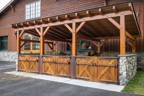 Manure storage outside the barn Horse Manure Storage, Indoor Arena, Run In Shed, Horse Shelter, Horse Property, Equestrian Facilities, Barn Interior, Dream Yard, Construction Plan