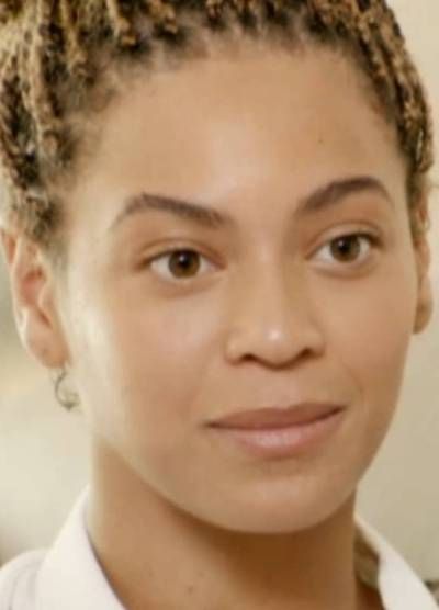 Beyonce Without Makeup - Celebs Without Makeup Beyonce Look Alike, Beyoncé No Makeup, Beyonce No Makeup, Beyonce Without Makeup, Beyonce Eyebrows, Beyonce Natural Face, Beyonce Real Hair, Beyoncé Smiling, Makeup Vs No Makeup