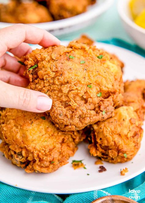 Buttermilk Fried Chicken • Love From The Oven Buttermilk Chicken Recipe, Buttermilk Oven Fried Chicken, Longhorn Parmesan Crusted Chicken, Fried Chicken Ingredients, Perfect Fried Chicken, Homemade Fried Chicken, Love From The Oven, Chicken Mashed Potatoes, Chicken Milk