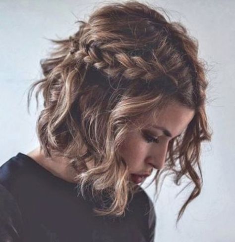 Trecce Facili, Veloci E Anti-Pioggia ☔️ Ecco 5 acconciature ideali per capelli ingestibili! Beach Waves For Short Hair, Formal Hairstyles For Short Hair, French Braid Hairstyles, Peinados Fáciles Para Cabello Corto, Short Hair Updo, Creative Hairstyles, Formal Hairstyles, Braids For Short Hair, Popular Hairstyles