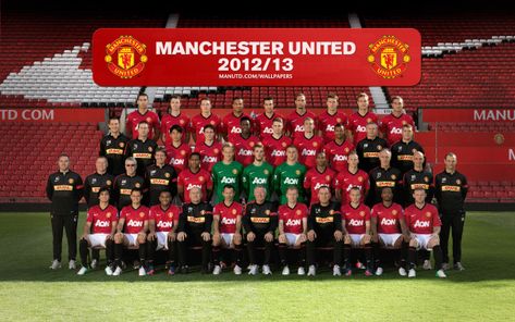 Manchester United Squad Wallpaper 2012-2013 Manchester United Team Photo, Derby Manchester, Manchester United Images, Ryan Giggs, Manchester United Team, Squad Photos, Sir Alex Ferguson, Manchester United Football Club, Best Football Team