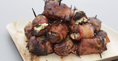 Grilled Jalapeño Deer Poppers Deer Recipes, Bacon Wrapped Jalapenos, Deer Meat Recipes, Deer Meat, Wild Game Recipes, Venison Recipes, Dinner Party Recipes, Game Food, Bacon Wrapped