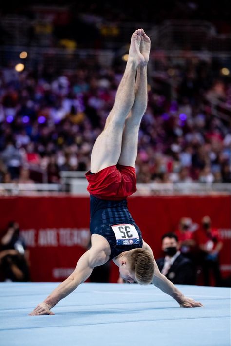 Male Gymnast Aesthetic, Yoga For Neck, Mens Gymnastics, Boys Gymnastics, Male Gymnast, Sports Fit, Gymnastics Poses, Gymnastics Photos, Gymnastics Photography