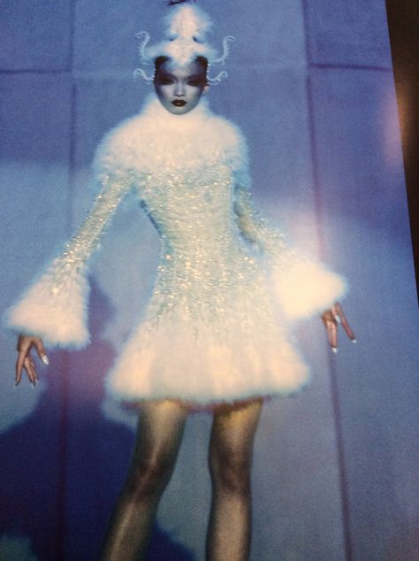 Thierry Mugler AW1997. Skating dress in white organza, embroidered with swansdown and crystal and iridescent beads. Thierry Mugler Black Dress, Mugler White, Mugler 90s, Mugler Dress, Silver Sparkly Dress, Fashion Study, White Bustier, Sci Fi Fashion, Queen Outfit