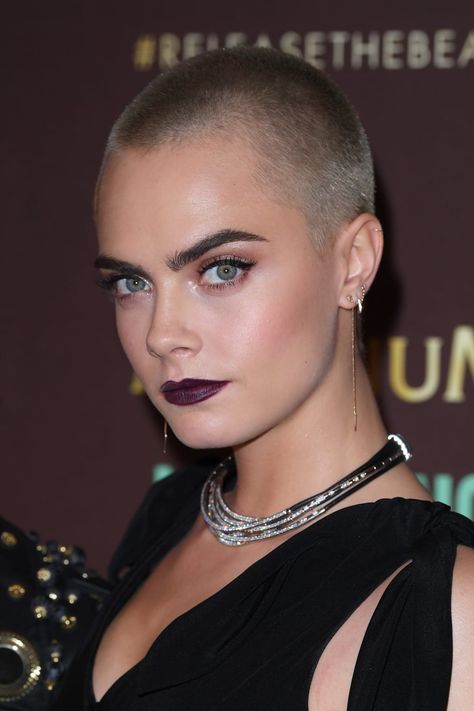 Buzz Cut Women, Girls With Shaved Heads, Super Short Hair, Bald Women, Shaved Head, Buzz Cut, Short Hair Styles Pixie, Shaved Hair, Cara Delevingne