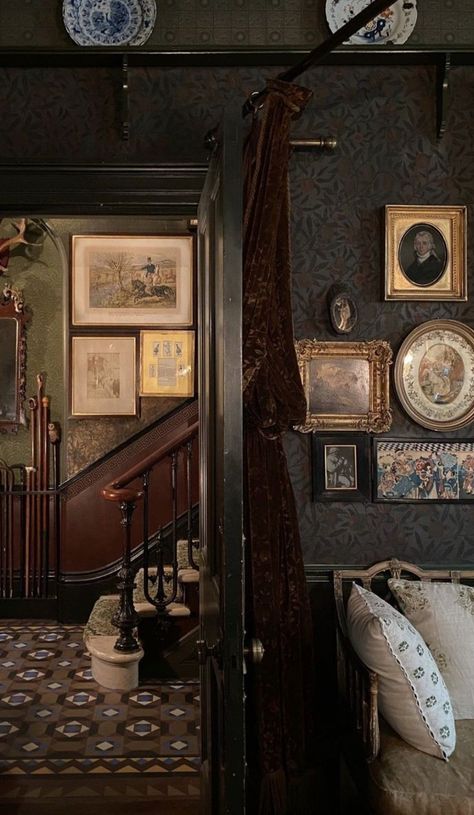 Dark Interiors, Green Rooms, House Room, Pretty House, Dream House Decor, Design Case, My New Room, Dream Home Design, Victorian Homes