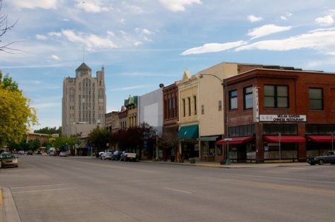 Oregon Caves, Small Town America, Cottage Grove, Oregon Trail, Seaside Village, Willamette Valley, Coastal Cities, Natural Scenery, Coastal Towns