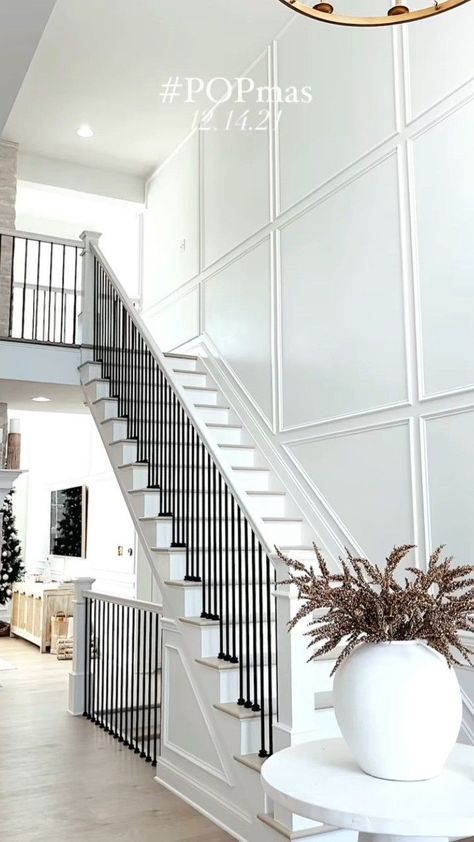 Accent Staircase Wall, Stairway Accent Wall, Stairs Wall Design, Stairwell Accent Wall, Staircase Molding, Architect Ideas, Stairwell Wall, Stair Paneling, Stair Walls