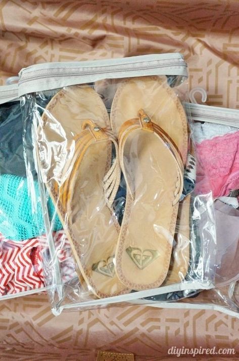 Suitcase Packing Hacks, Packing Shoes, Suitcase Packing Tips, Upcycle Plastic, Empty Water Bottle, Packing Hacks, Beach Necessities, Plastic Grocery Bags, Baby Food Jars