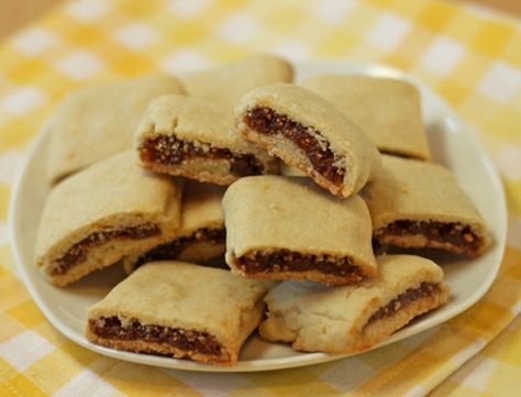 Fig Newton Recipe, Homemade Fig Newtons, Fig Newtons, Fig Bars, Fig Recipes, Cake Toppings, Homemade Recipes, Great Recipes, Cookies Et Biscuits