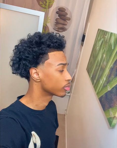 Curls With Taper Fade, Tapered Hairline Curly Hair, Low Taper Curly Hair Men, Taper Hairline, Tapered Hairline, Curly Taper, Low Fade Curly Hair, Curly Hair Taper, Swag Hairstyles