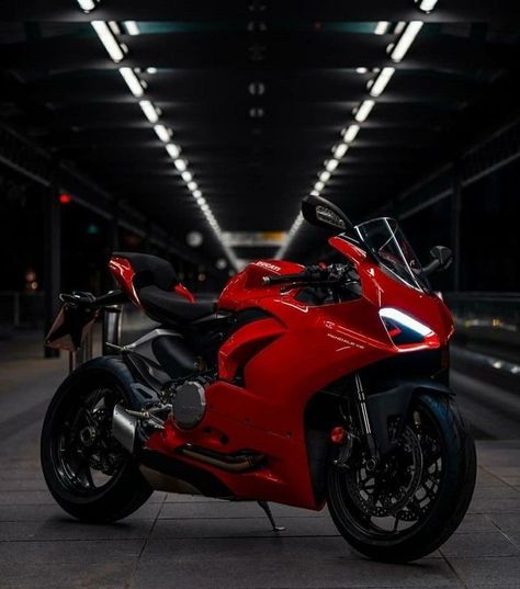 Ducati Panigale V2 Wallpaper, Ducati Panigale V2, Ducati Motorbike, Ducati Motor, Xe Ducati, Ducati Sport Classic, Moto Ducati, Motorcycle Artwork, Red Motorcycle