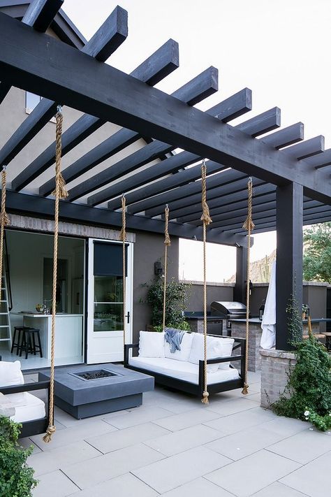 Terrasse Med Tak, Pergola Modern, Design Per Patio, Pergola Swing, Patio Pergola, Pergola Design, Outdoor Kitchen Patio, Backyard Pergola, Pergola Patio